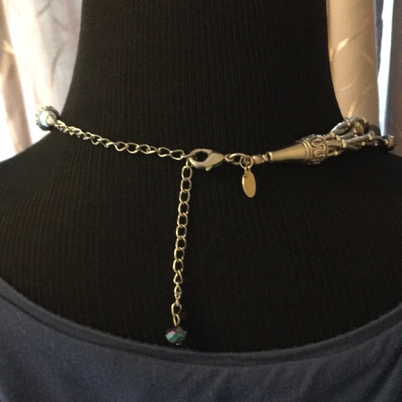 Silvery Jewel-tone Necklace🌸 - Picture 3 of 3